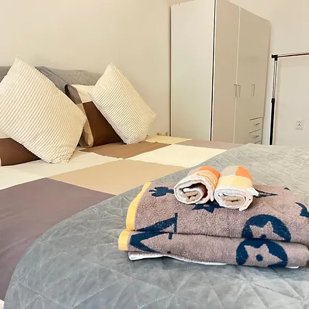 Downtown Andrassy Apartment *