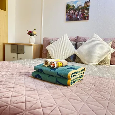 Downtown Andrassy Apartment