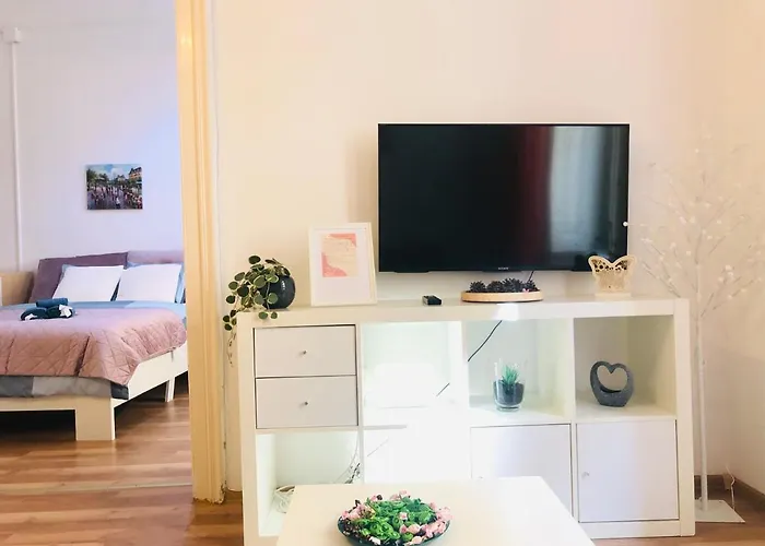 Downtown Andrassy Apartmán