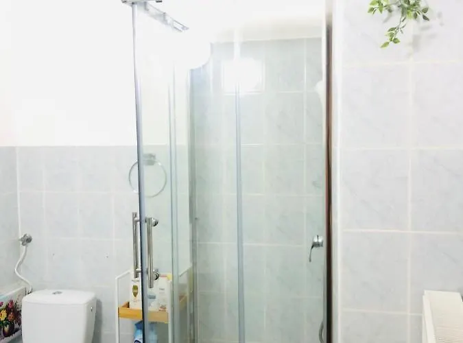 Downtown Andrassy Apartmán *