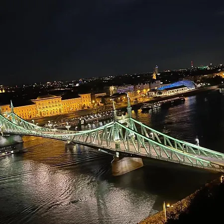 Downtown Andrassy 아파트