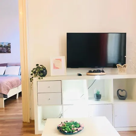 Downtown Andrassy 아파트