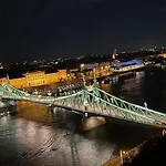 Downtown Andrassy Apartman