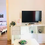 Downtown Andrassy Apartman
